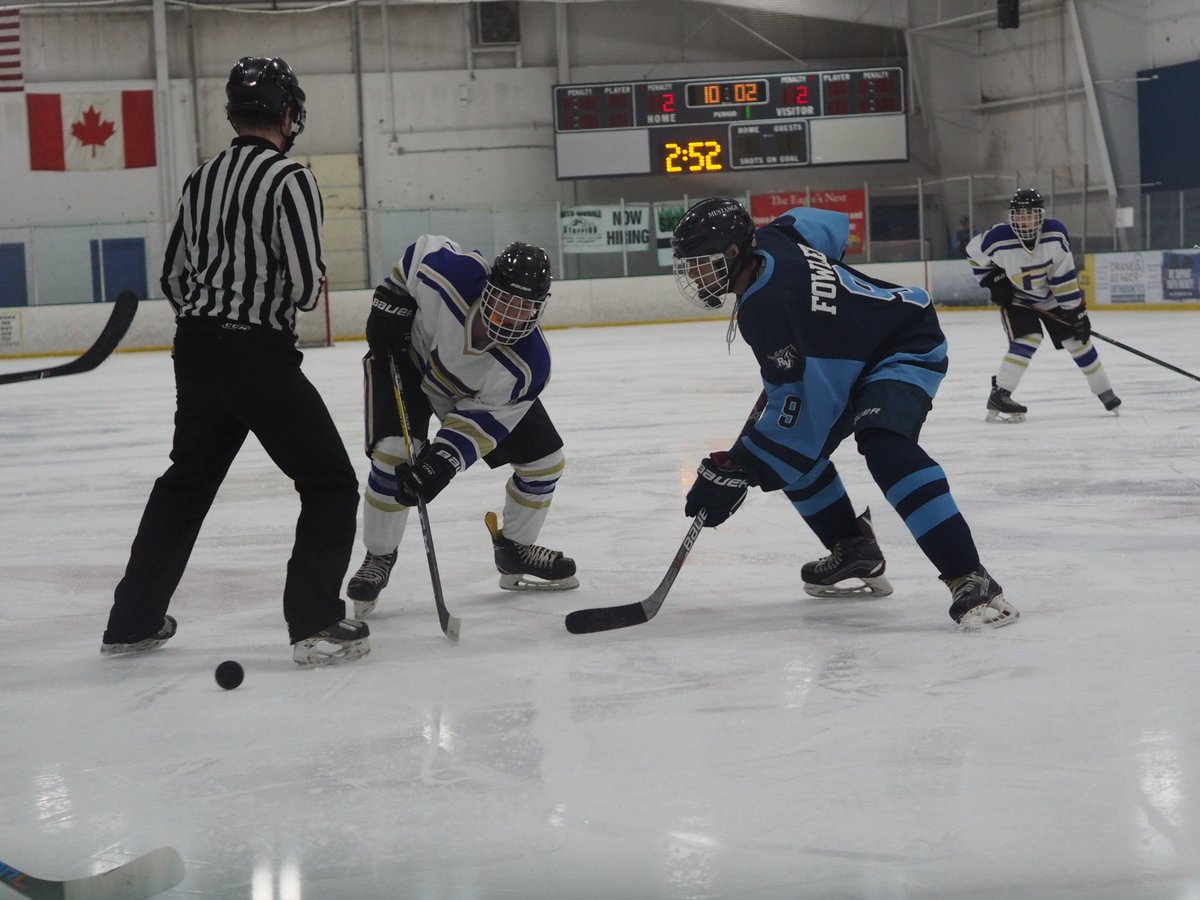 Kevin_Lytle's tweet photo. Highlights: Brendan Meyer, Greg Bilek score two each, Billy Martin makes 23 saves and FCHS now 10-0 https://t.co/afJ5ro46yF #copreps https://t.co/NdeJBAQQjV