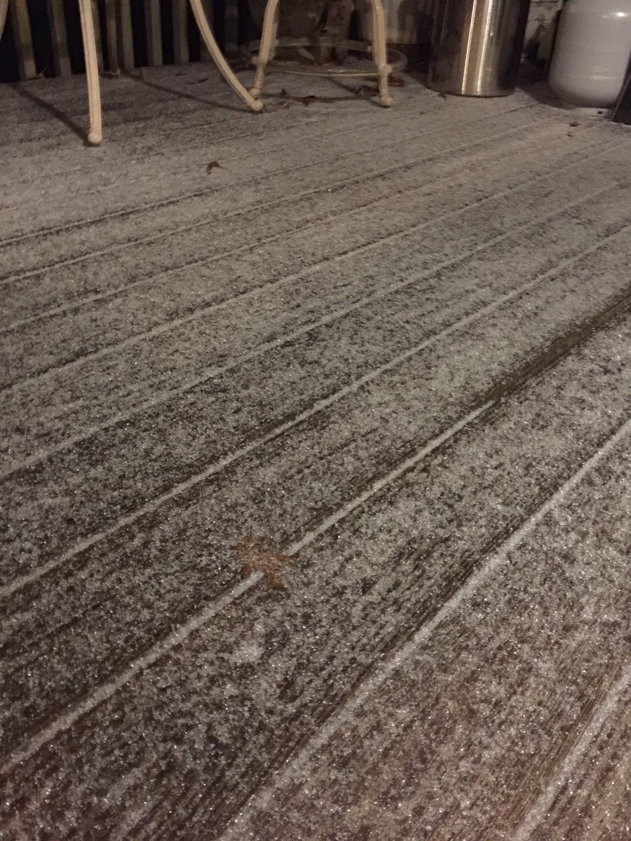 victorianchic76's tweet photo. @spann @radiodoc2 Heavy sleet in T'ville near T'ville Golf Course https://t.co/V4etCS7Zda