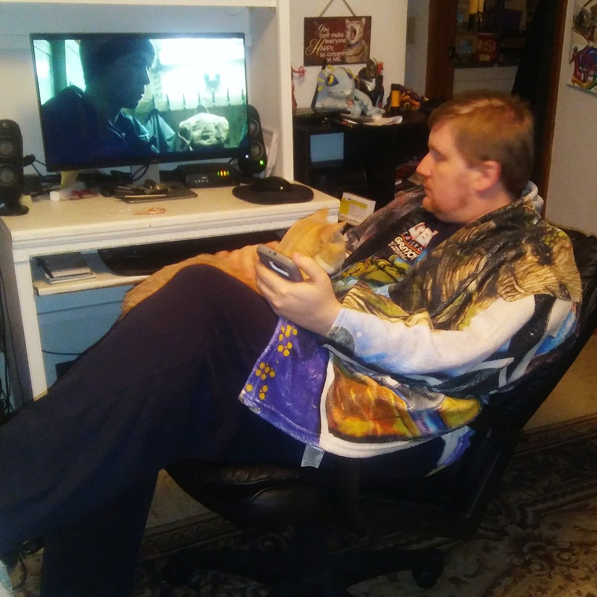cindthesarkany's tweet photo. #kingsocks keeps trying to make daddy feel better <3 to cute not to share <3 https://t.co/tsblnqpnmn