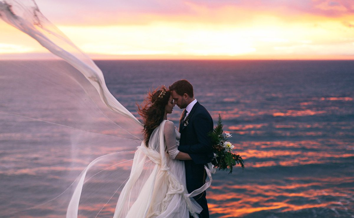 HelloCanada's tweet image. True love! See our exclusive photo album from @halfadams &amp;amp; @SleepintheGardn's wedding --&amp;gt; ow.ly/nsI4307LBRo