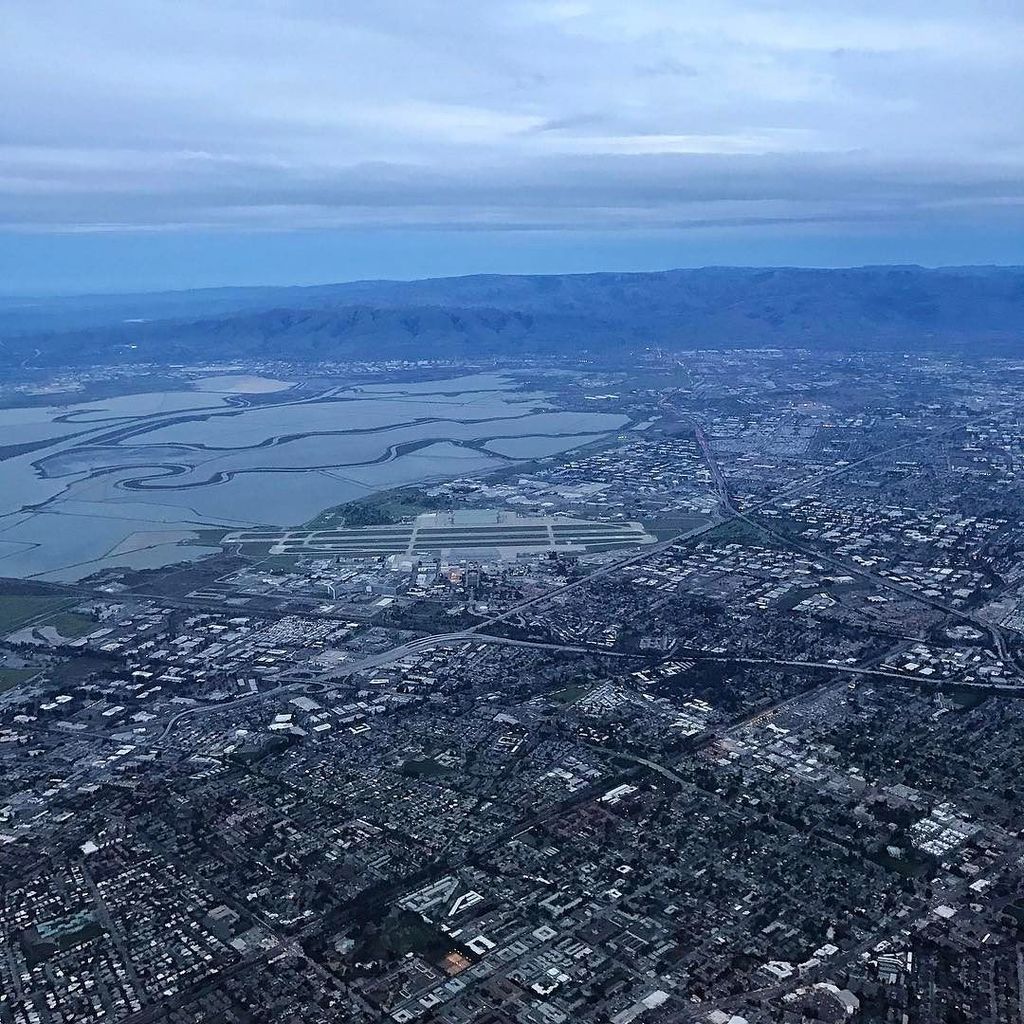 sm176811's tweet photo. Google Campus / NASA Moffett Field. #sanfrancisco #california #shotoniphone7 #managementco… https://t.co/SgIiYBzOGS https://t.co/eAtJojLNWz