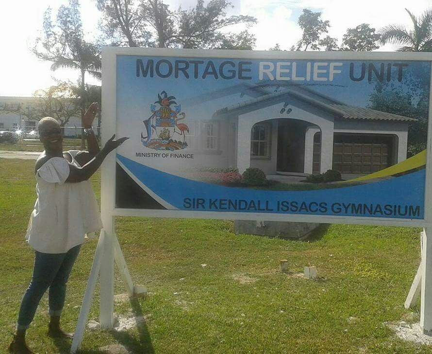 Bahamas Press On Twitter Let S Put Da Spellcheck On These Signs