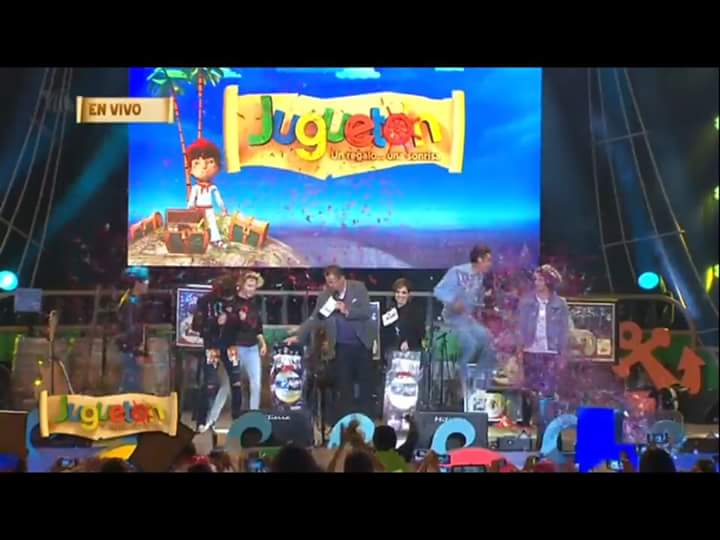 sacoder01's tweet image. Estoy orgullosa de ustedes ,los amo😍  
Disco de Oro y Platino 📀
Estoy enamorada de 5 babys