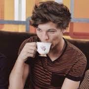 leeknowyuhhhh's tweet photo. Sees YOUTUBE ON WMYB , SELENA FEAT ZAYN and #asklarryshipper trending 
Me: https://t.co/HsuhYAaivJ