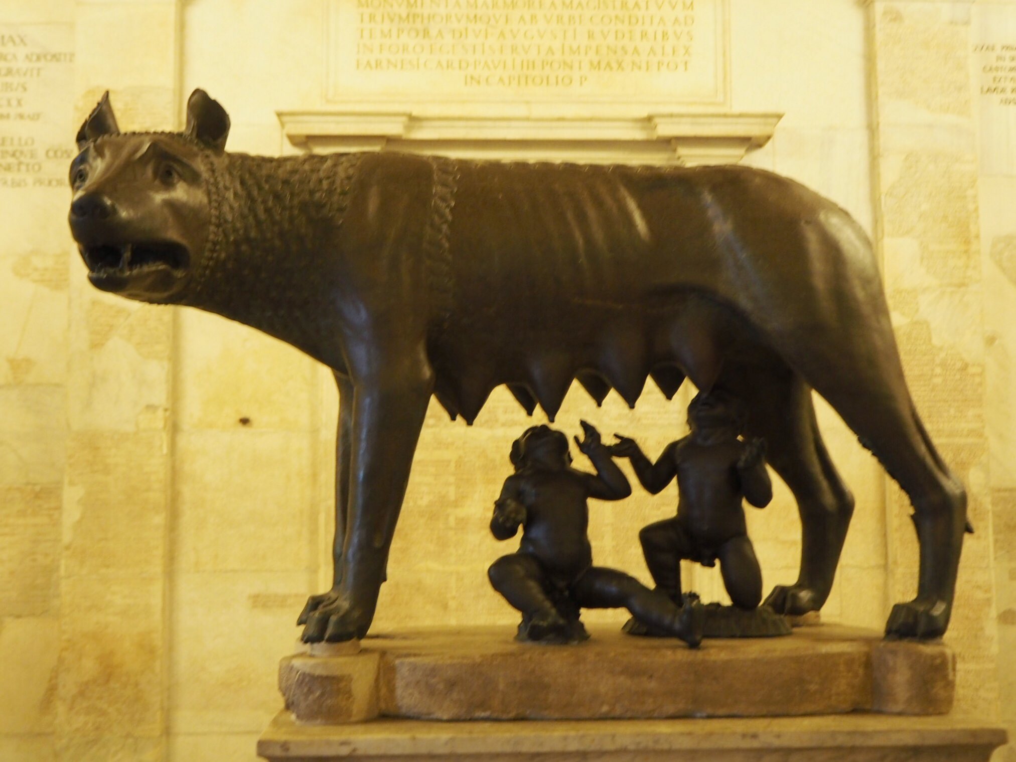 Buri Buri カピトリーノの雌狼 カピトリーニ美術館 ローマ建国伝説の像 1 6 ロムルスとレムス カピトリーノ美術館 ローマ 写真好きな人と繋がりたい 写真撮ってる人と繋がりたい ファインダー越しの私の世界 T Co Odzrfvm1hk Twitter