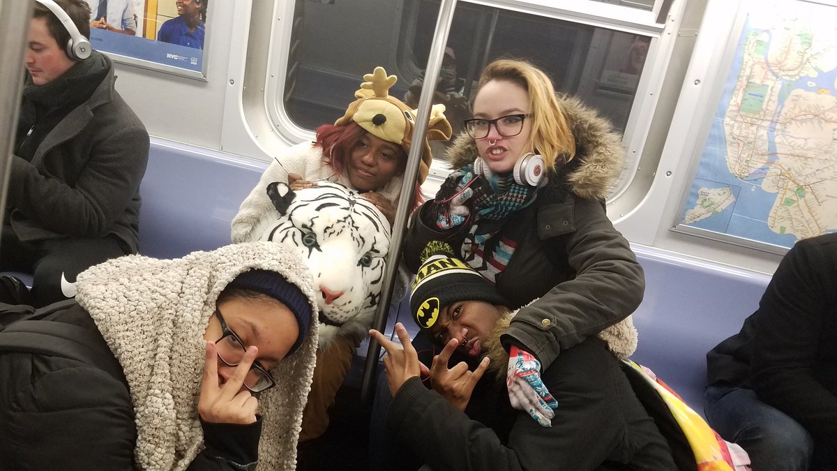 AjibanaKei's tweet image. This train ride was something else 😂😂😂 #HoeStories