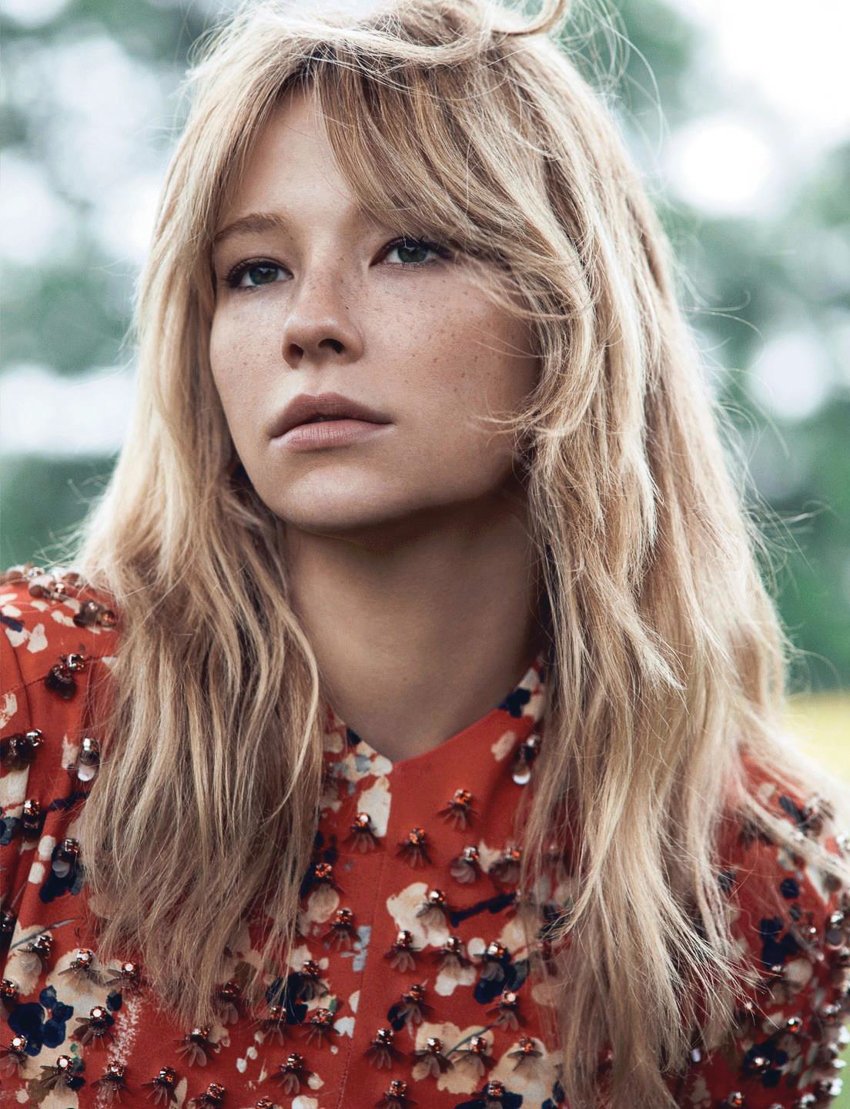 Happy Birthday to the gorgeous & talented Haley Bennett! 
