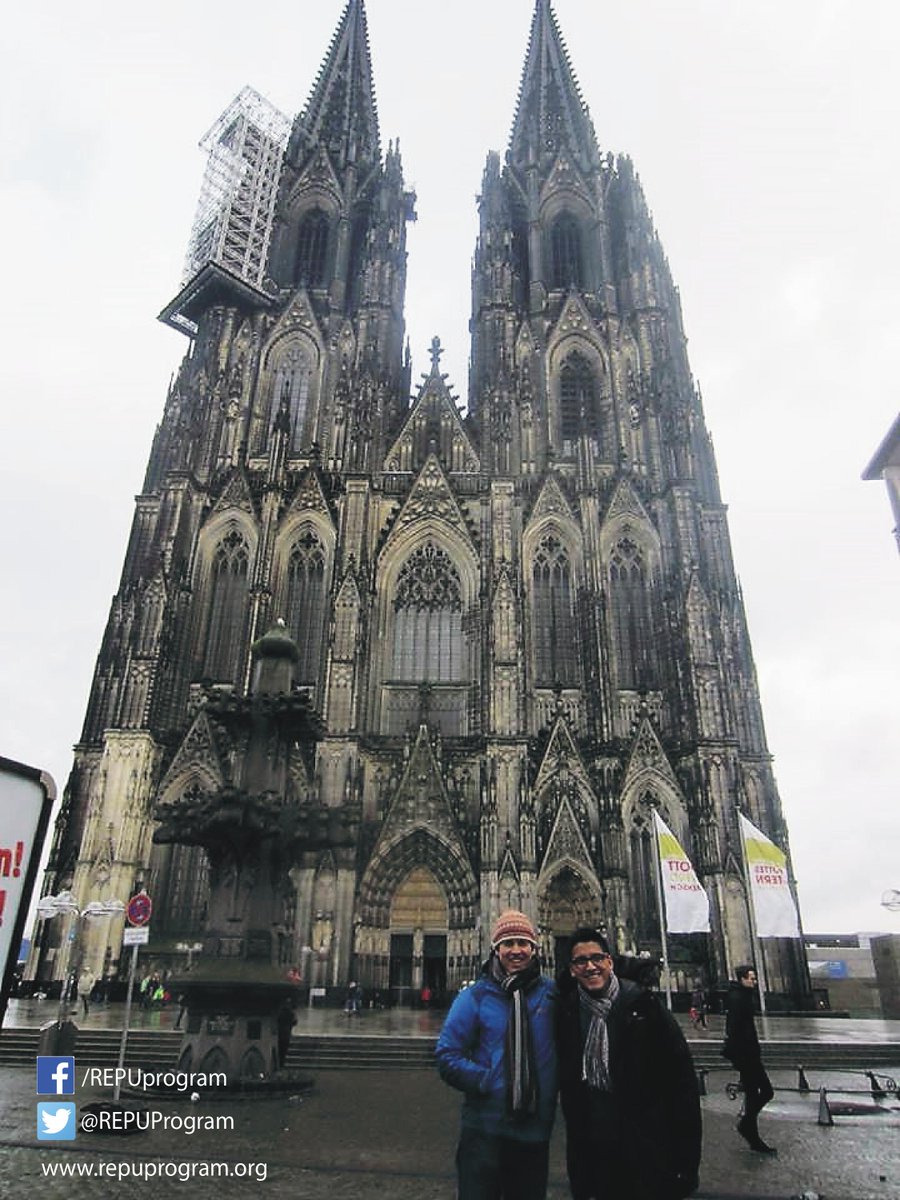 REPUProgram's tweet photo. #REPU2017 ya empezó! Gabriel Sevillano ya está en Alemania 🇩🇪 para empezar su pasantía en @ruhrunibochum. #Science #Peru
Foto: Kölner Dom. https://t.co/jXhZZLvDls