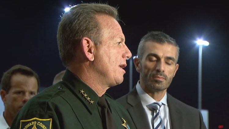 Broward Sheriff said at least 30 to 40 people were injured during airport shooting chaos bit.ly/2iKSyda https://t.co/8Q6MI6rGtx