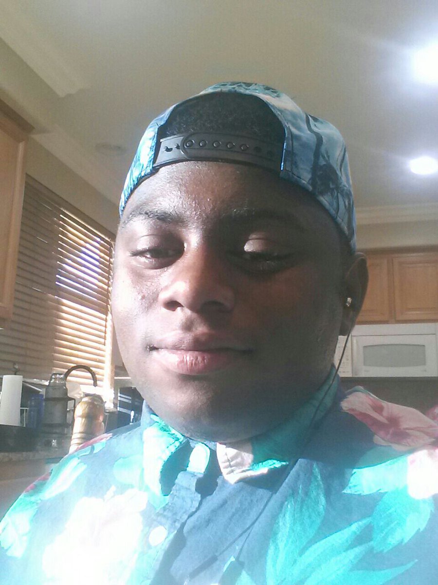 NickObrockta's tweet photo. Selfie Friday and it feels great that its friday https://t.co/1KeWHxxv3z