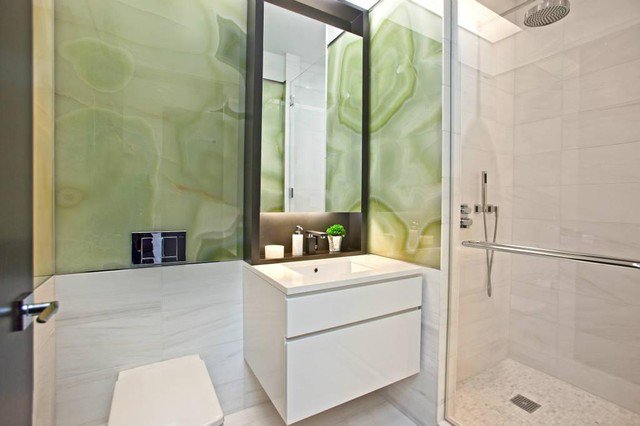 DesignerREstate's tweet image. Flat Friday! 4BR 4.5B apartment in #NYC! With vanities designed by Danish architect, Thomas Juul, and #CentralPark views! Rent: $60,000/mo