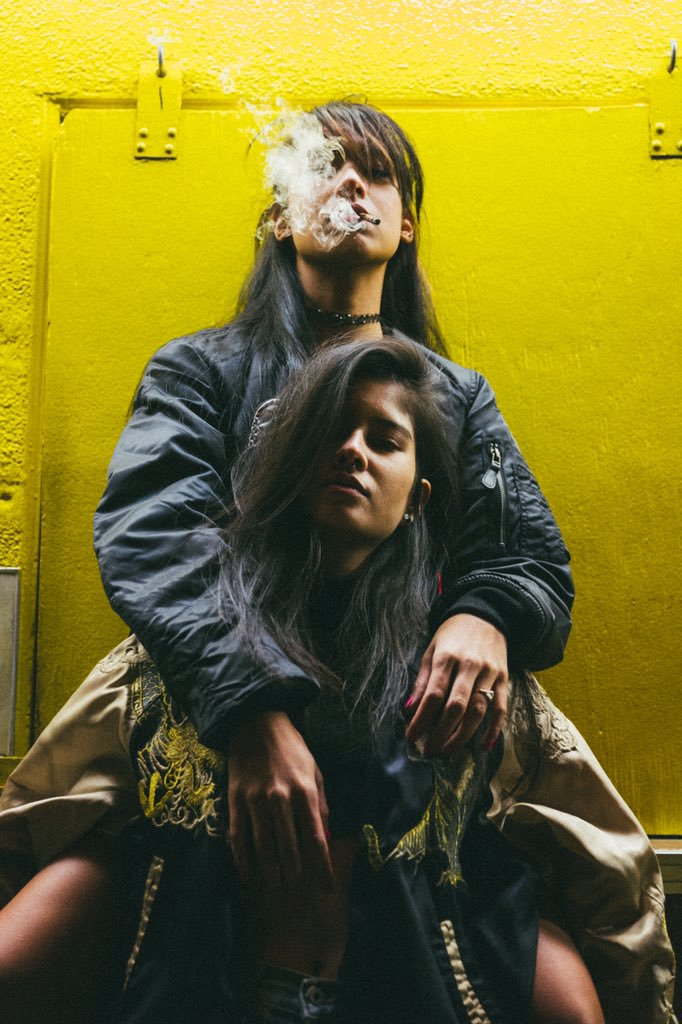 Realpecel's tweet image. a cigarette for a thousand problems