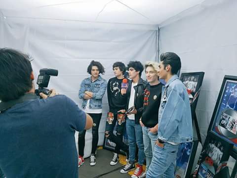 katty_tacos's tweet image. #OrgulloCoder Disco de Platino compartan el ht 😊
@CD9_MUS @CD9_CodersMty @CD9OurWorld @NAVARRISTERS_AN @codersinfiniti @iTeamCD9