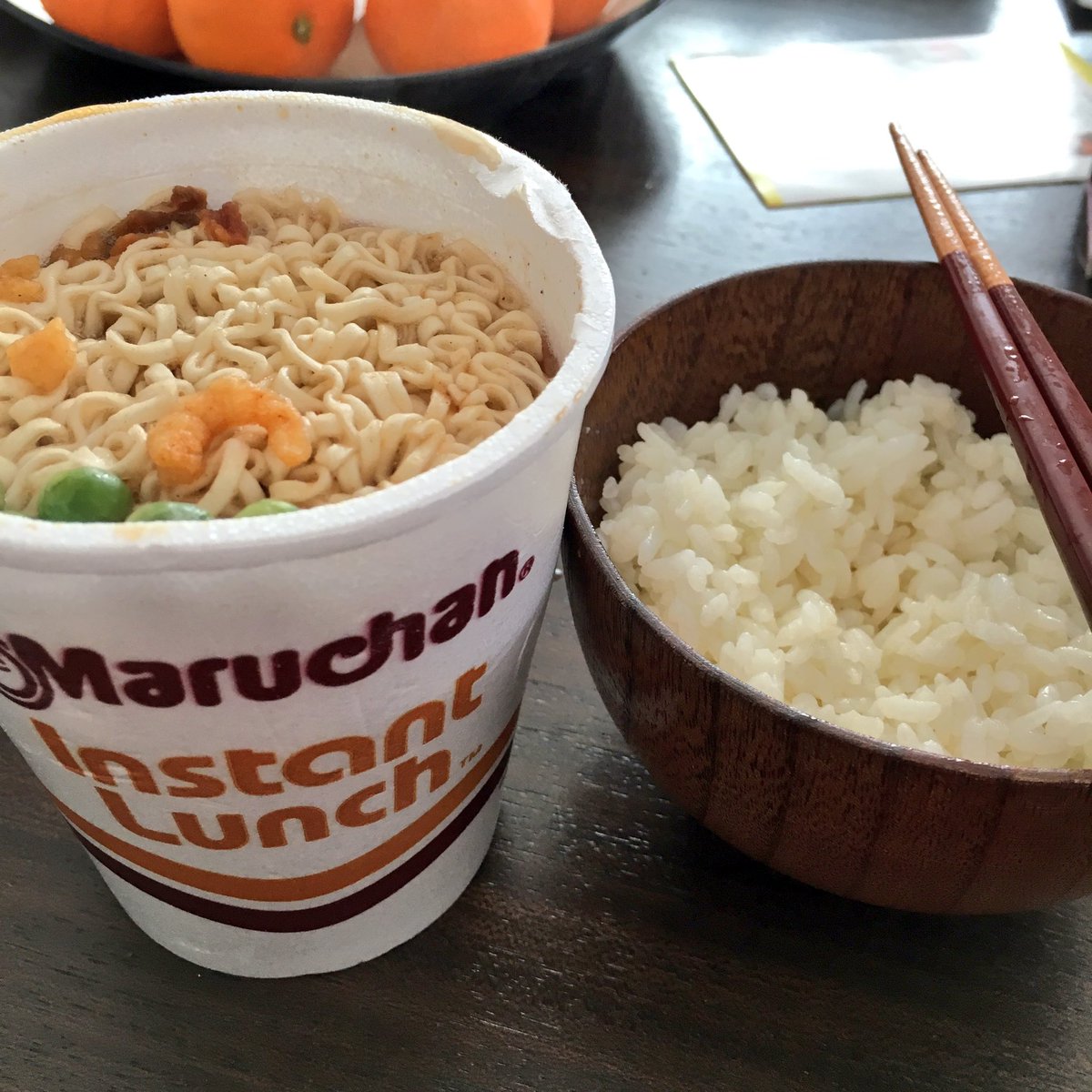 みはね 食事記録 昼飯 4月にハワイで買ったマルちゃんインスタントランチ エビ バター混ぜた白飯 炭水化物しか食べてないジャンク感 しかも不味かった やっぱりカップ麺は日清だね みはね 食事記録 昼飯 4月にハワイで買ったマルちゃんインスタントランチ エビ バター混ぜた白飯 炭水化物しか食べてないジャンク感 しかも不味かった やっぱりカップ麺は日清だね