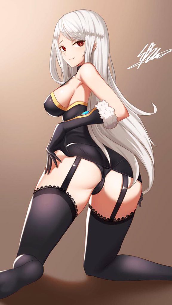 CountessSarah1's tweet image. Silver hair is so pretty. So glad to have gotten shapeshifting from my dad and can change my look everyday and not be bored.