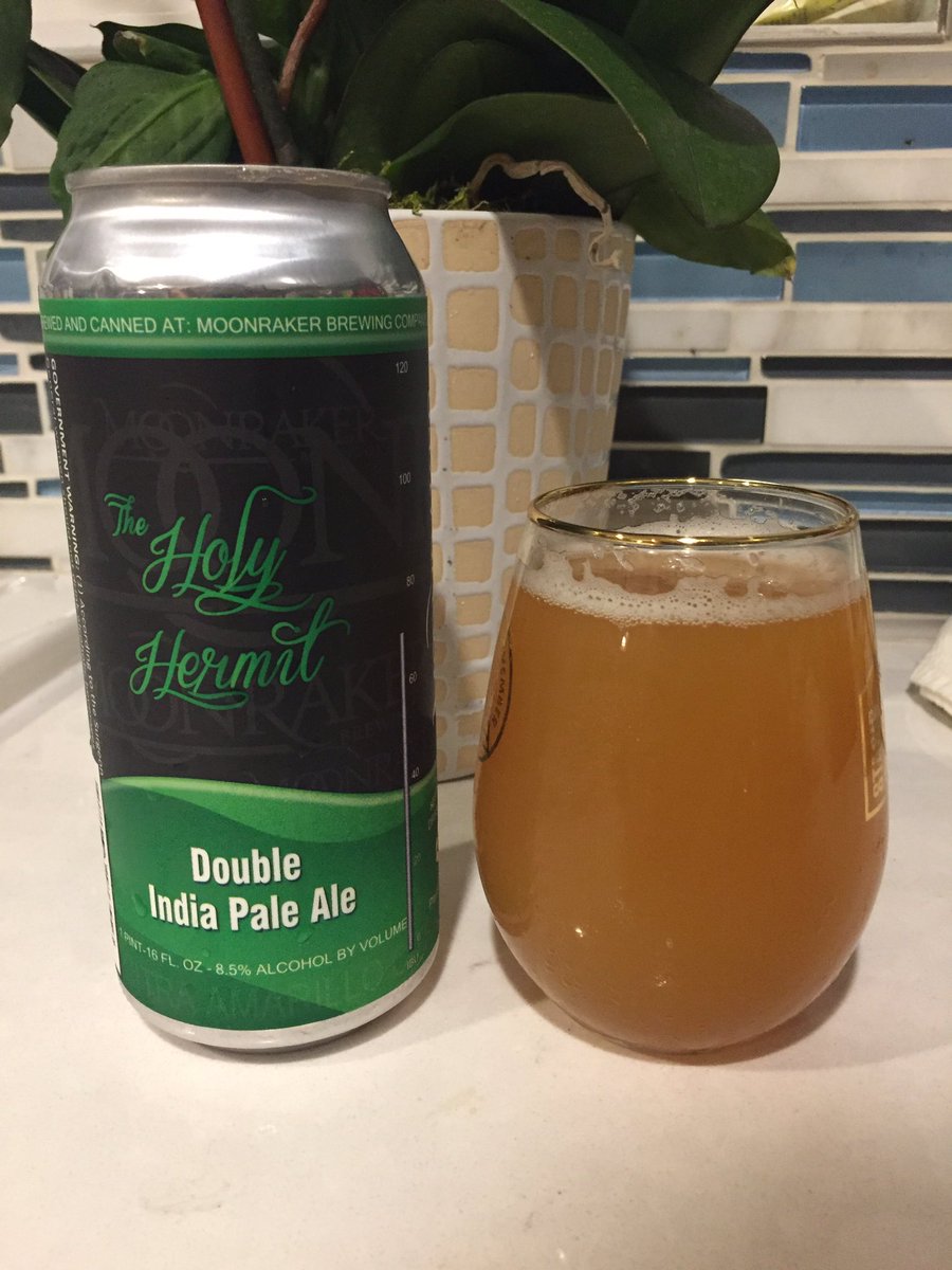 dear @moonrakerbeer please start sending your beer to San Diego, that would be great, thanks - drinking Holy Hermit DIPA