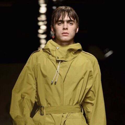 Tokyo Zombie 似過ぎ もはやリアムギャラガーじゃん Rt Nmejapan リアム ギャラガー の息子のレノン ギャラガー モデルとしてファッションショーにデビュー Nme Japan T Co Fdumljayd5 Nmejapan Nme T Co Ydmhiajrc5 Twitter