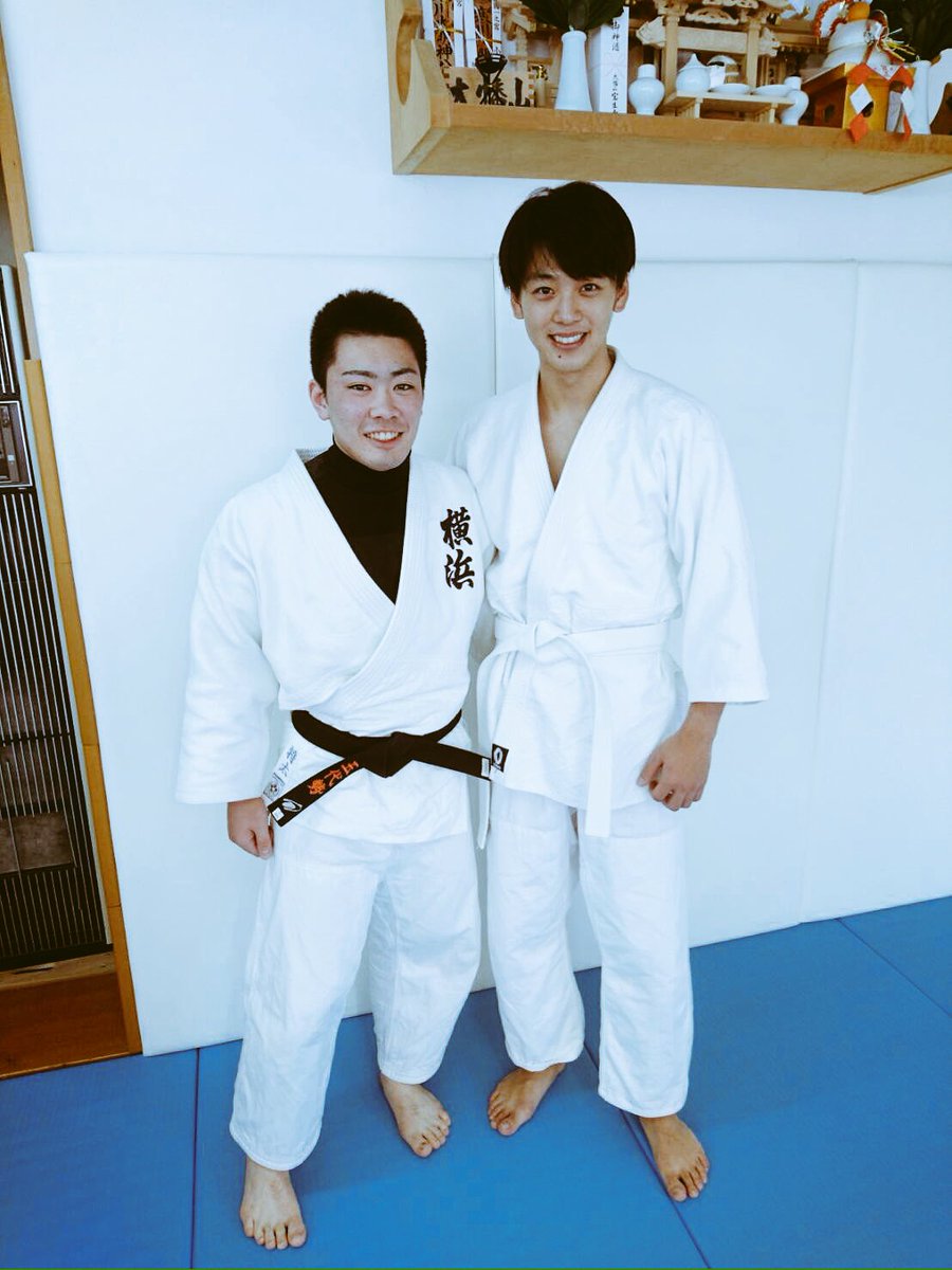 玉代勢将太 今日は小川道場一般クラスの稽古始めでした スペシャルゲストに竹内涼真さんが来てくれてとても楽しい練習になりました 一緒に写真も撮れたし満足 また機会があればよろしくお願いします 玉代勢将太 今日は小川道場一般クラスの稽古始めでした スペシャルゲストに竹内涼真さんが来てくれてとても楽しい練習になりました 一緒に写真も撮れたし満足 また機会があればよろしくお願いします