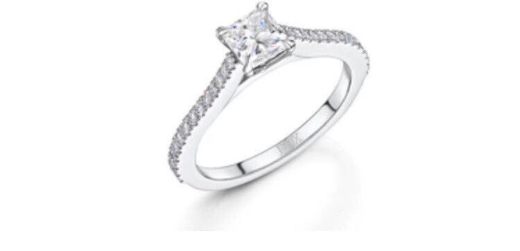 CHRISTMASDEALUK's tweet photo. Beautiful #engagement and #wedding rings.

https://t.co/yi1Xg9wRti https://t.co/z1WQWYNH4h