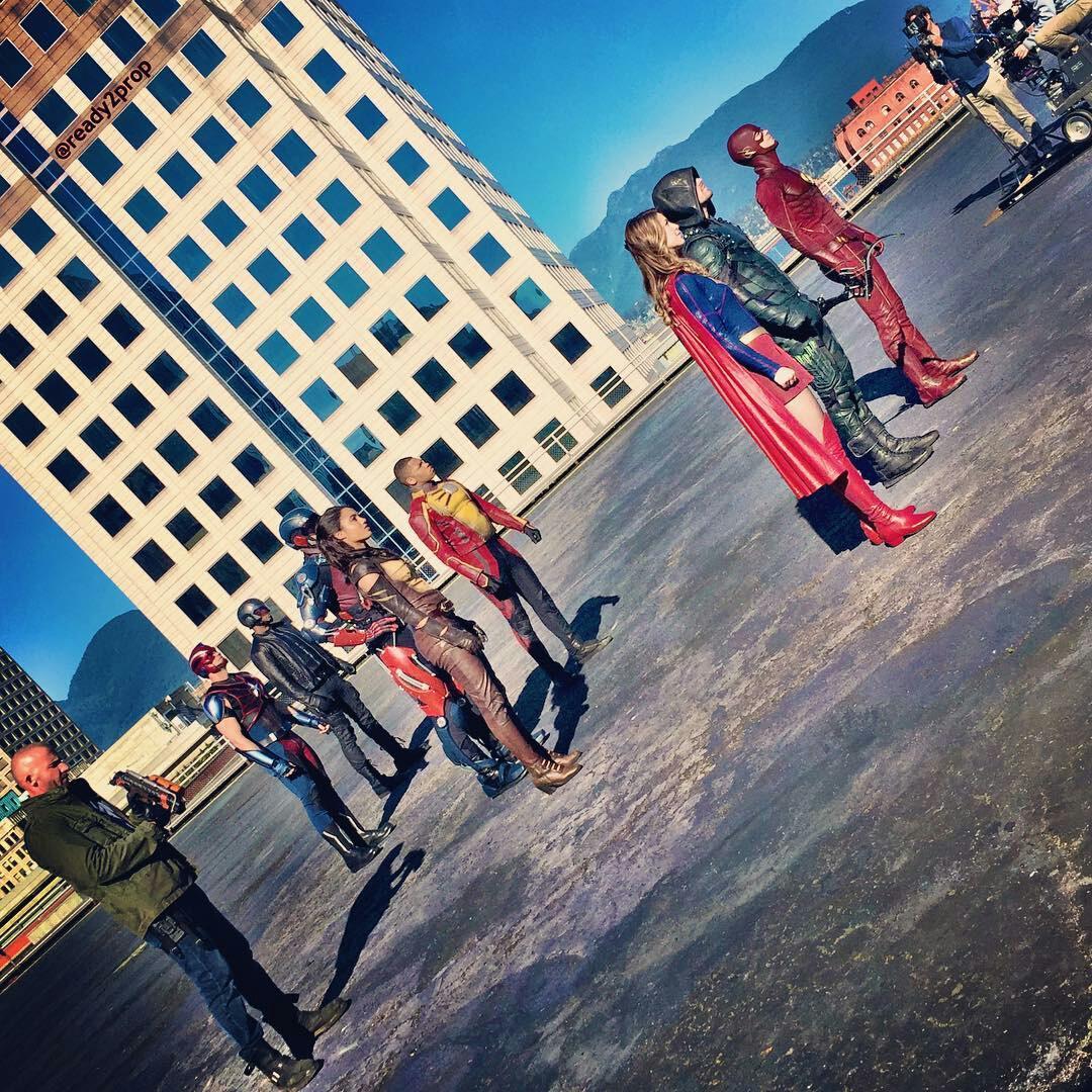 ArrowThflash_Dc's tweet photo. #Arrow #supergirl #Theflash #firestorm #Atom #vixen #spartan #crossovercrew #megacrossover #herosvsaliens https://t.co/gHulwqJSb0