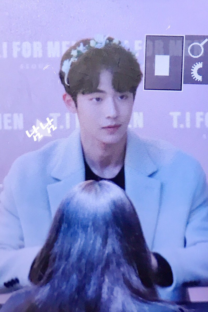 nam08031's tweet photo. 170107 대구 티아이포맨 팬싸인회
🌸ㅠㅠ
#남주혁 #NAMJOOHYUK #역도요정김복주 #정준형 https://t.co/VZUsnWRiOI