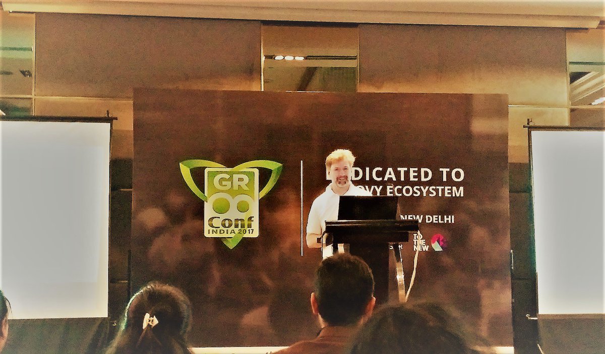 TOTHENEW's tweet photo. #GR8Conf is in full swing! @burtbeckwith speaking on convenience vs challenges with hasMany on #grails #gr8 #grailsfw https://t.co/2XRxNMErfV