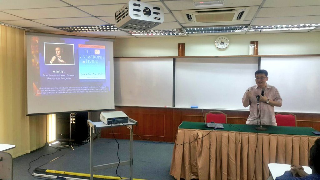 Befrienderskl 03 76272929 24hours On Twitter Mindful Stretching By Dr Phang Cheng Kar During Our Public Talk Yesterday Mindfulness Mindfulgym