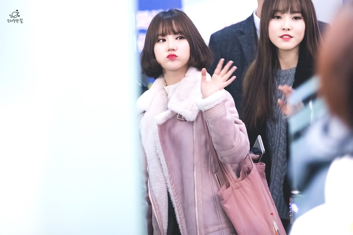 170107 인천공항 출국 여자친구 은하 #여자친구 #은하 (@GFRDofficial ) https://t.co/9FmoYmGDxT