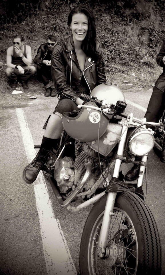 girlpoweracing's tweet image. Sourire , bonheur du motard ✌️️🌹🏍