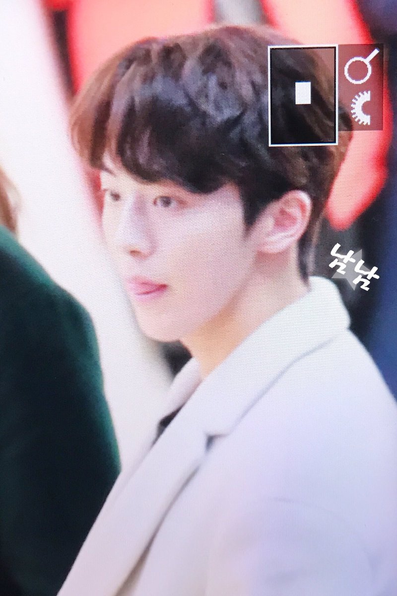 nam08031's tweet photo. 170107 대구 티아이포맨 팬싸인회
👅
#남주혁 #NAMJOOHYUK #역도요정김복주 #정준형 https://t.co/T5n2yh7vhd
