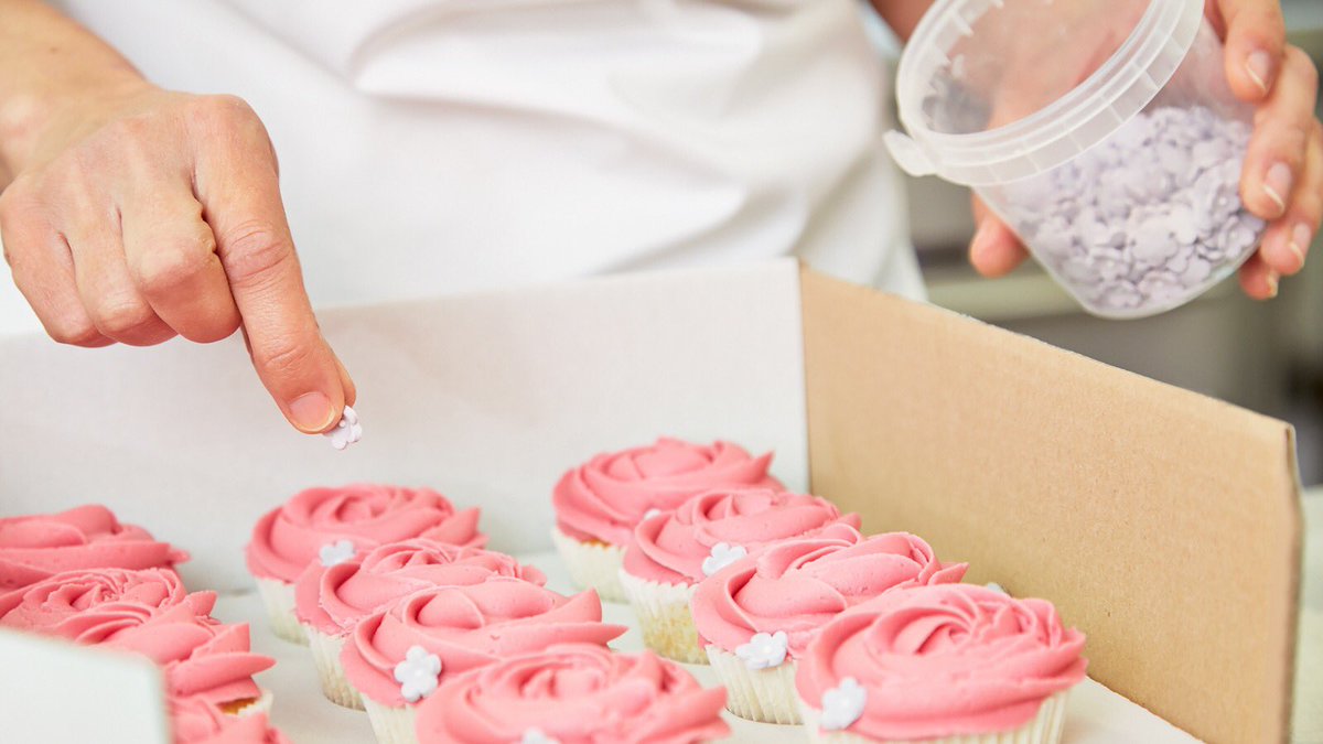 Just delivered our delicious #cakes to beautiful <a href="/Pembroke_Lodge/">Pembroke Lodge</a>. Enjoy.