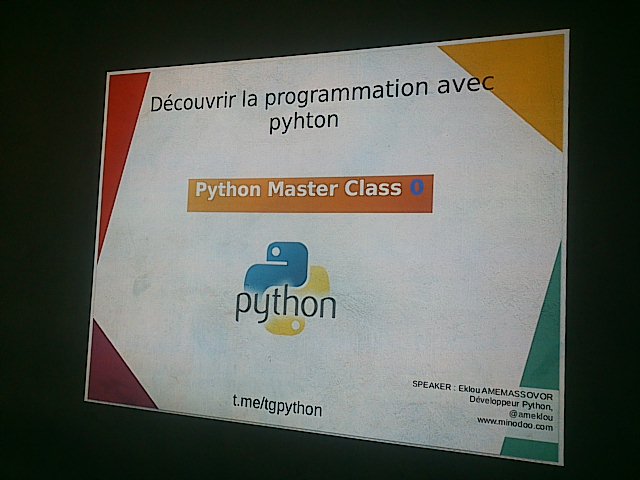 Ar_LeBon's tweet image. #PythonMasterClass Zero: ça se passe à @EcoTecLab avec @ameklou  de @minodoo228 .
#Togo #TgPython