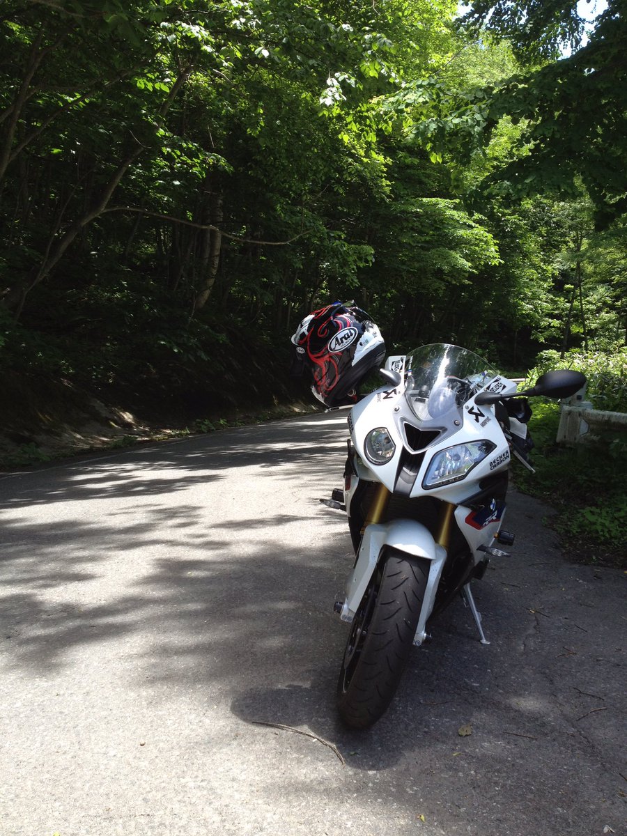 S1000RR_2013's tweet photo. 【拡散希望】情報提供おねがいします

BMW S1000RR 盗難
【盗難日】2017/1/5〜2017/1/7
【車名】 BMW S1000RR 2013年式　【色】モータースポーツカラー
【ナンバー 】八王子 な 9861

何か情報ありましたらよろしくお願いします https://t.co/usWuBo7lkM