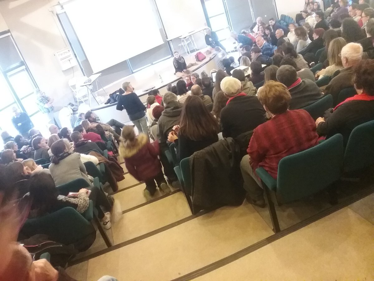 mariepierrevieu's tweet image. #lOrmeau Tarbes. Discussion autour des propositions de sortie du conflit. Courage détermination et dignité. Chapeau! @PCF