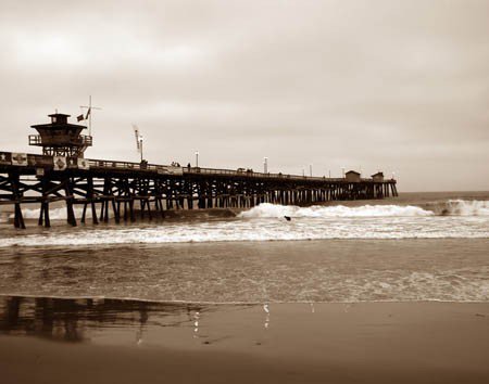 San Clemente Pier in Sepia - 11 x 14 Fine Art Photographic Print tuppu.net/ad2d8281 #barbaragordon #Brown