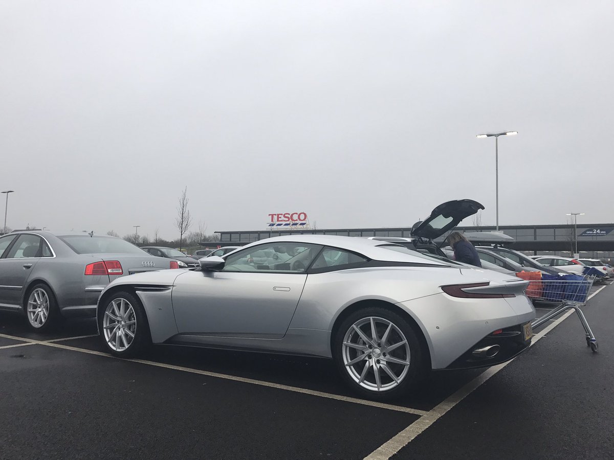 Our Waves car wash team clean some fine cars sometimes, but none finer than this <a href="/astonmartin/">Aston Martin</a> <a href="/tr_howard/">Tom Howard</a> brought along today! #stunning