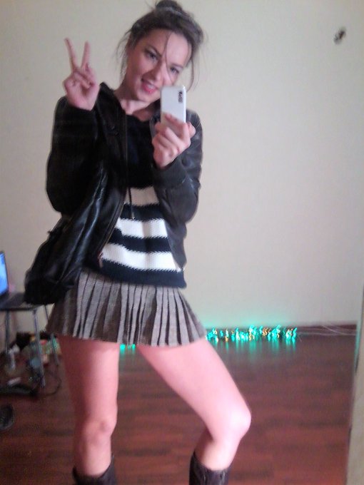 Hey guys!) It's Ivy, good to see u again here!) Today u got some unusual massive amount of retwitts on