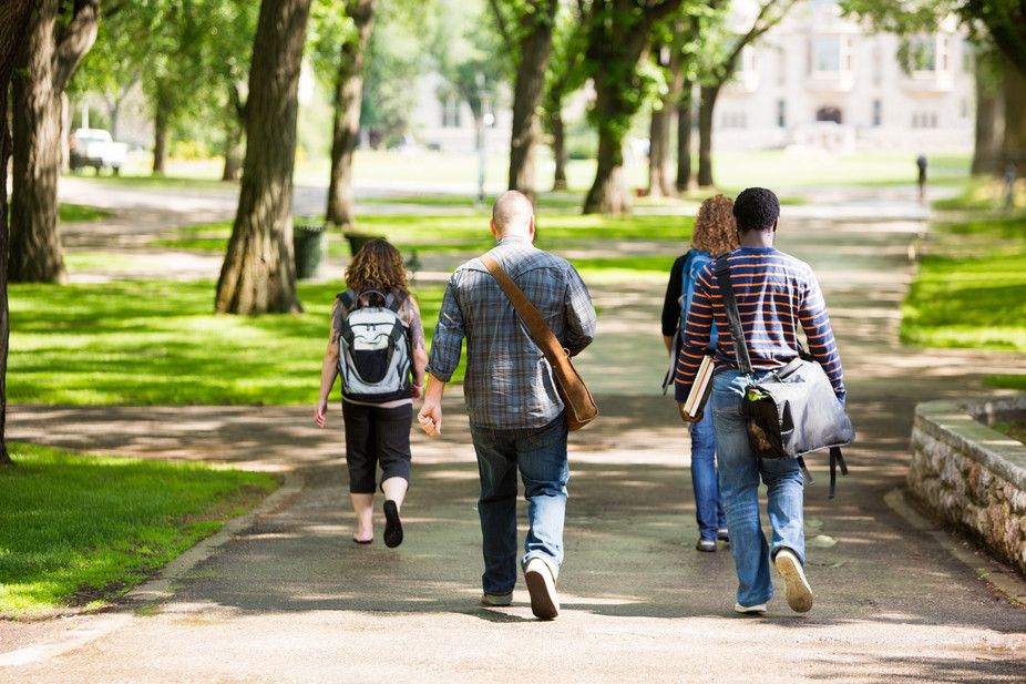 BrakpanNews's tweet photo. Things you need to know as a #FirstYear, according to other #students https://t.co/xCeBCbbane #Matrics2016 #University #WitsFreshersAdvice https://t.co/SDxu7M75ie