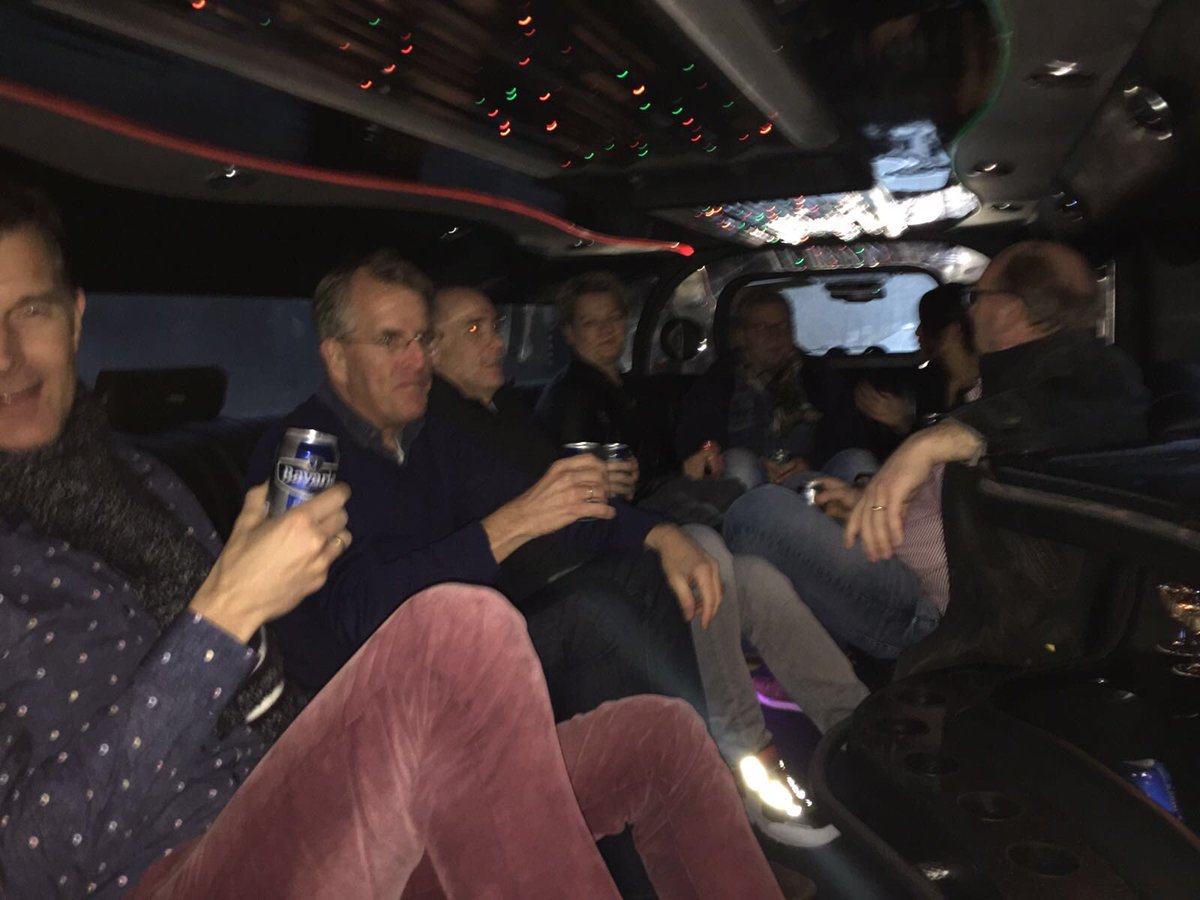 PeterHutten's tweet photo. 1 januari was ook 25-jarige jubileumdag van @HKatsma @VanWijnenGroep Noord. Moment uiteraard passend gemarkeerd met collega's  @ehvairport https://t.co/LFUENEVE4M