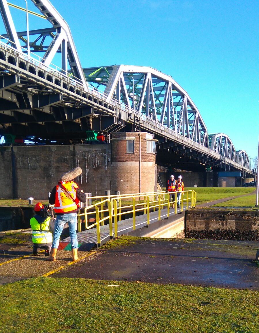 <a href="/ZAPPWJ/">Zapp Weekjournaal</a> is met twee van onze handhavers op pad geweest bij sluizen #Heumen en #StuwGrave. Bekijk de uitzending zondag om 18.30u op NPO3