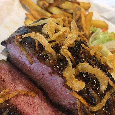 MinzyDpp's tweet photo. Fabulous Pink Inside the Meat Steak #REUNI #SMAPLUSMELATI #SMA10SAMARINDA @DP_BISTRO #Executive_Access @in_sshi https://t.co/zH4508i2VX