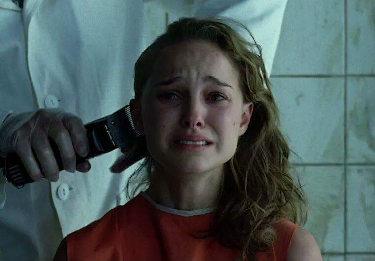 "كل صراع مررتُ به في حياتك جعل منك الشخص الذي أنت عليه اليوم. كُن شاكراً للأوقات الصعبة، فهي فقط تجعلك أقوى."