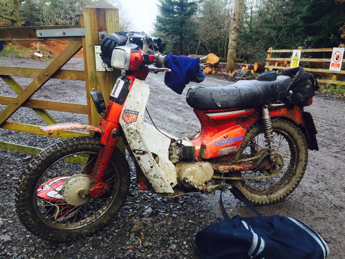 StepthroughCrew's tweet image. Wooston steep has taken another victim! Chris is out with a broken gearbox. Tom and Steve left flying the c90 flag!