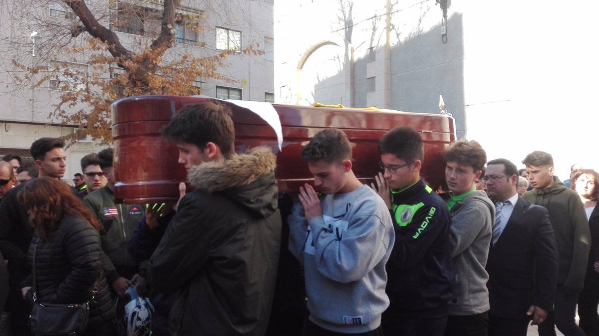 Multitudinario adiós al joven jugador del Elda Industrial Marcos Ibáñez diarioinformacion.com/elda/2017/01/0…