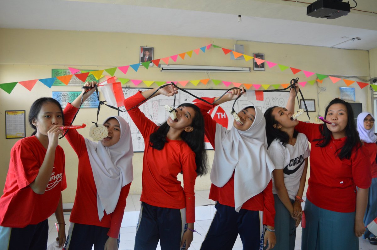 azhidachan's tweet photo. Lomba makan keyupuk. Bukan makan temen
@GoodDayID #gooddayrasadelayota #PhotoFormation https://t.co/ko6j6n1S0j