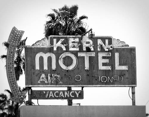 Kern Motel - 11 x 14 Fine Art Photographic Print - Black and White tuppu.net/9f6ef2b9 #barbaragordon #RoadSign