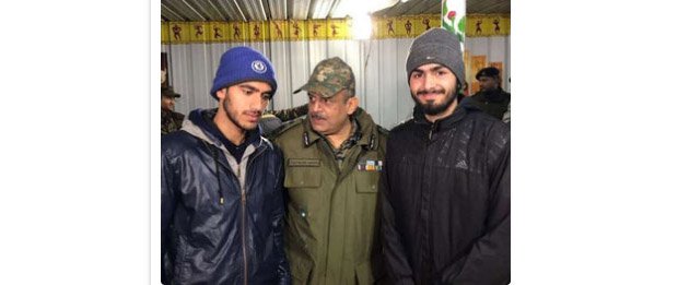 sadahaqnews's tweet photo. With #CRPFs #Help, #Kashmiri #Boys Make It To #Spanish #Football #Club https://t.co/cc5TnpZgXA https://t.co/KzMrXkZBxE