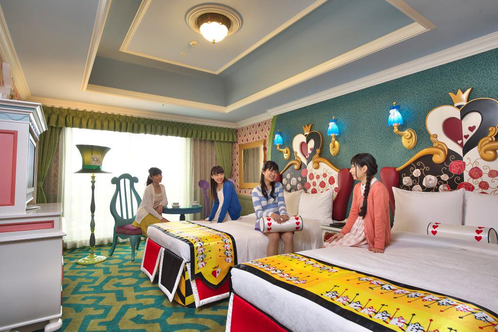 ラプン 東京ディズニーランドホテルの アリスがテーマの客室 素敵な部屋だね 泊まってみたい人rt T Co Yvwneukate Twitter ラプン 東京ディズニーランドホテルの アリスがテーマの客室 素敵な部屋だね 泊まってみたい人rt T Co Yvwneukate Twitter