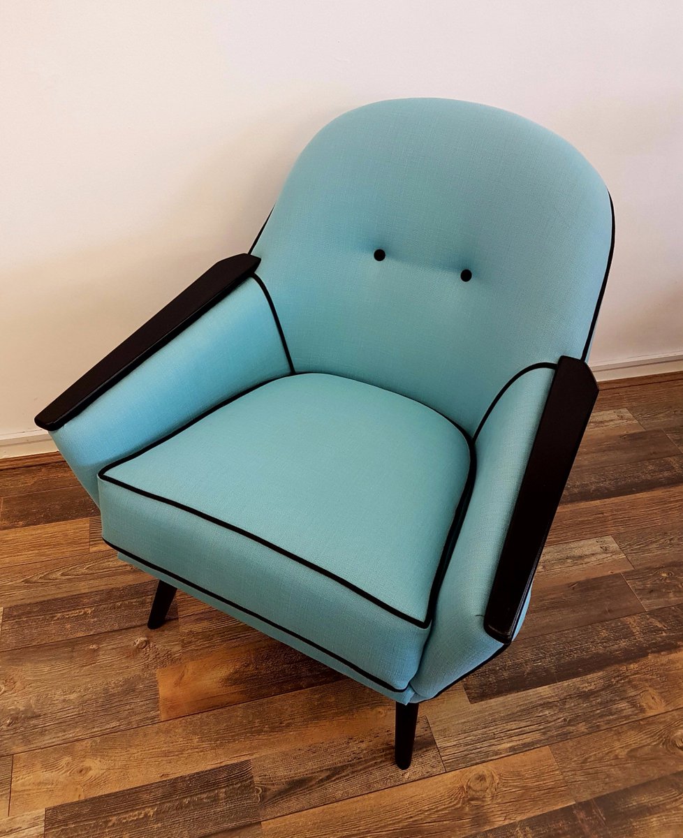 dreamtiques's tweet photo. Coming soon our new Signature Chair, retweet for your chance to win one, choice of colours. @ng9online @ng10online @BeestonNg9 https://t.co/nxRMcUhfed
