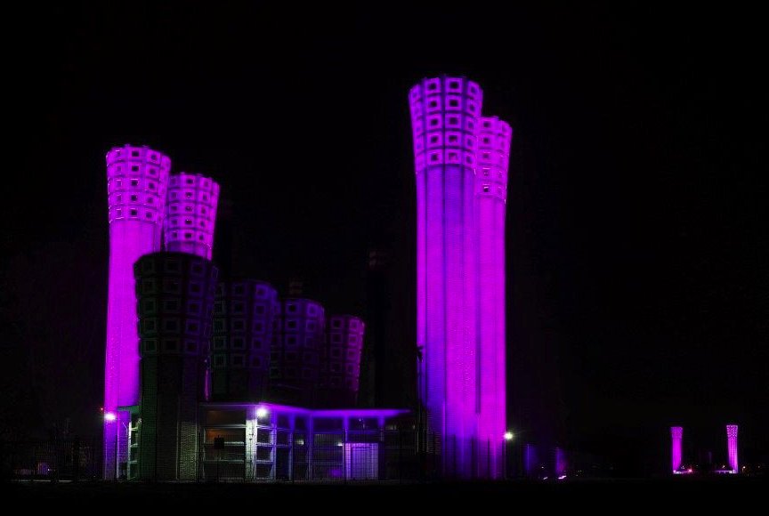 Komende week baadt de Velsertunnel elke nacht in een ander licht. Zo tellen we af naar de heropening. facebook.com/velsertunnel/